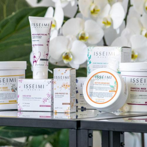  Glacée and ISSÉIMI  Luxury Natural Skin Care 